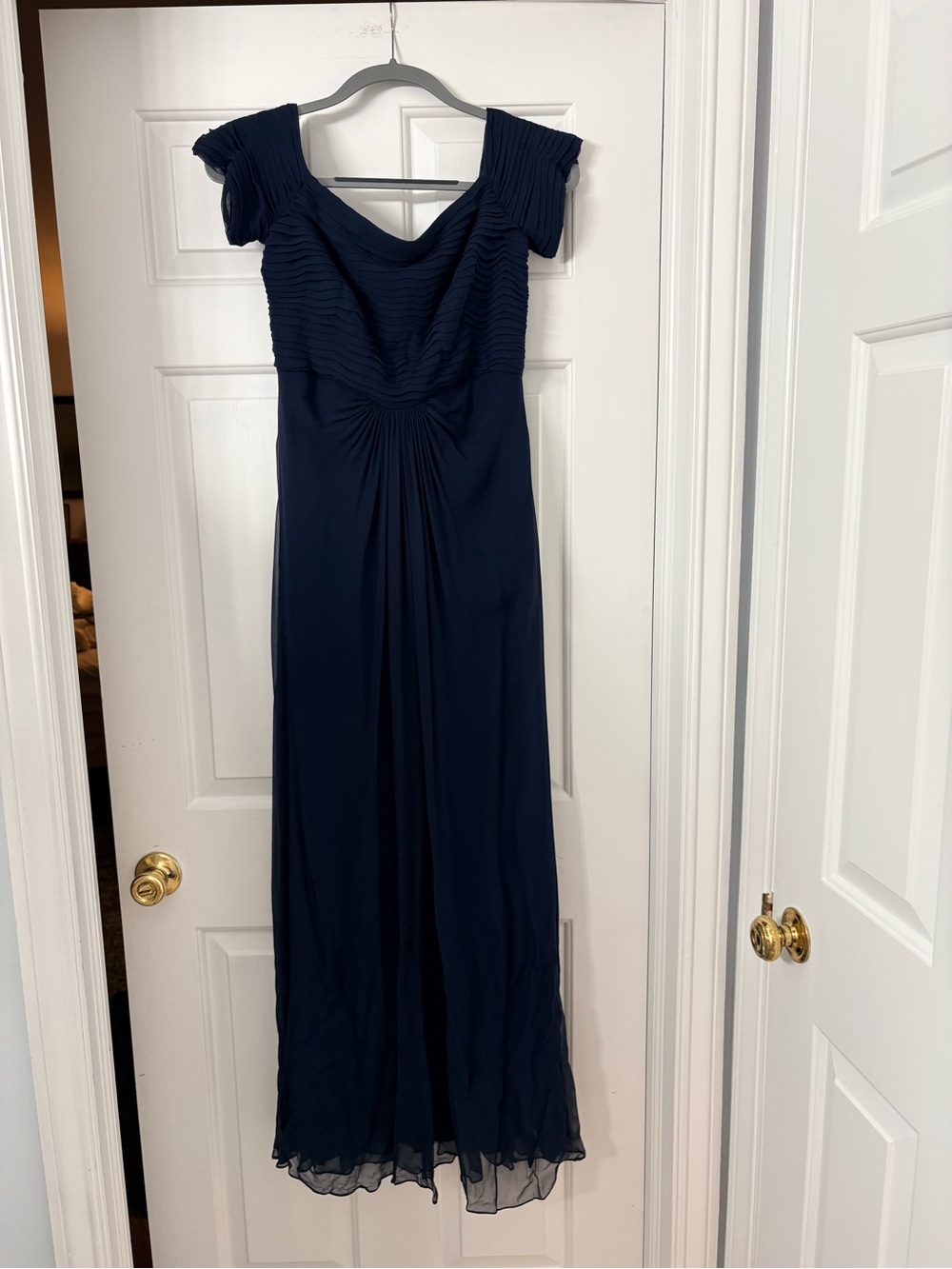 Tadashi 8 Petite navy blue crepe gown off the shoulder